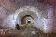 Le long tunnel d'accès